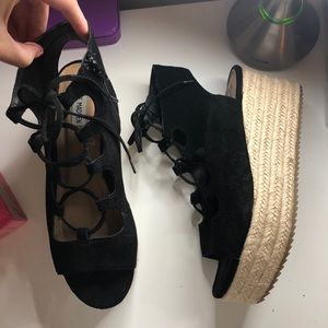 BARELY WORN Steve Madden black gladiator wedges